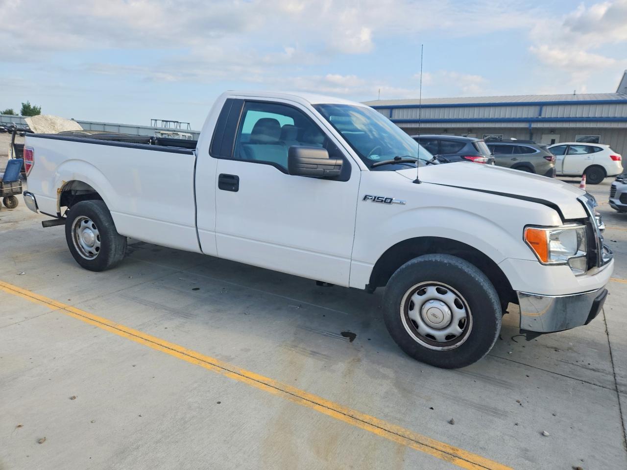 2014 Ford F150 White vin: 1FTNF1CF8EKD64348