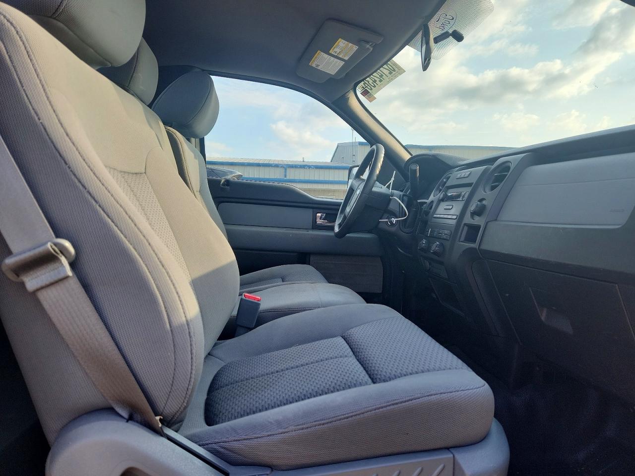 2014 Ford F150 White vin: 1FTNF1CF8EKD64348