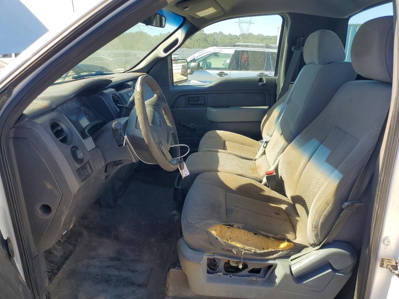 2012 Ford F150 White vin: 1FTNF1CF9CKD39780