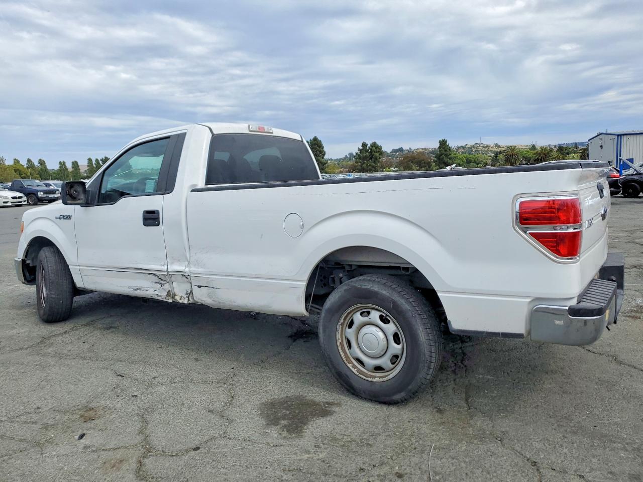 2014 Ford F150 White vin: 1FTNF1CF9EKD64181
