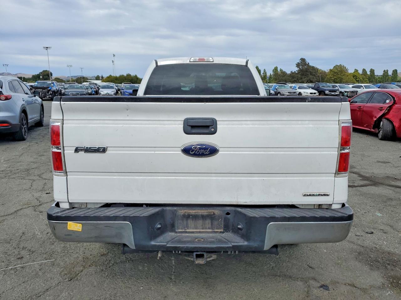 2014 Ford F150 White vin: 1FTNF1CF9EKD64181