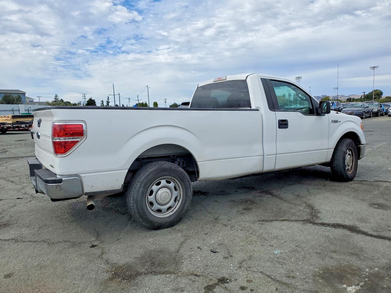 2014 Ford F150 White vin: 1FTNF1CF9EKD64181
