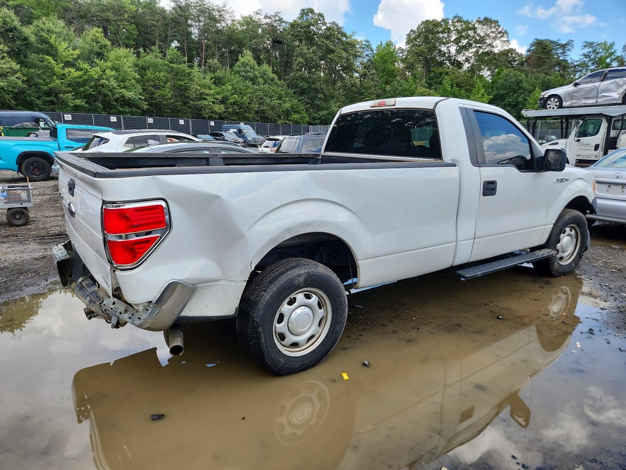 2014 Ford F150 White vin: 1FTNF1CF9EKD84771