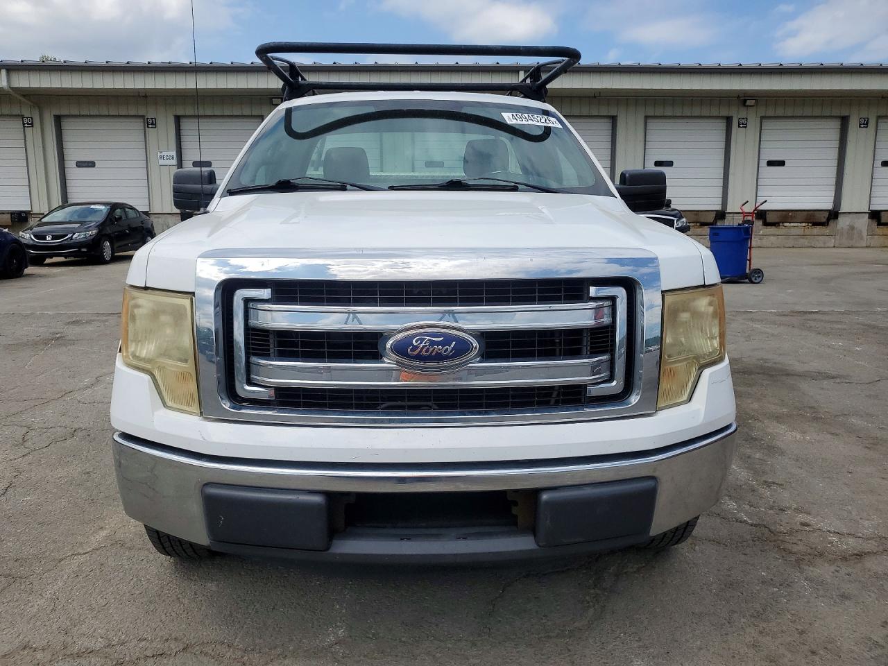 2013 Ford F150 White vin: 1FTNF1CFXDKF01255