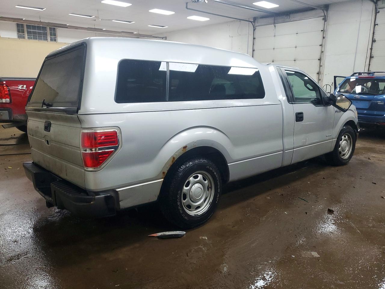 2013 Ford F150 Silver vin: 1FTNF1CT0DKF24811