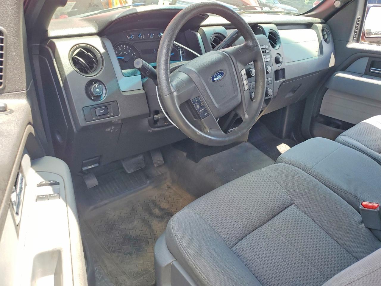 2014 Ford F150 Красный vin: 1FTNF1EF4EKD78406