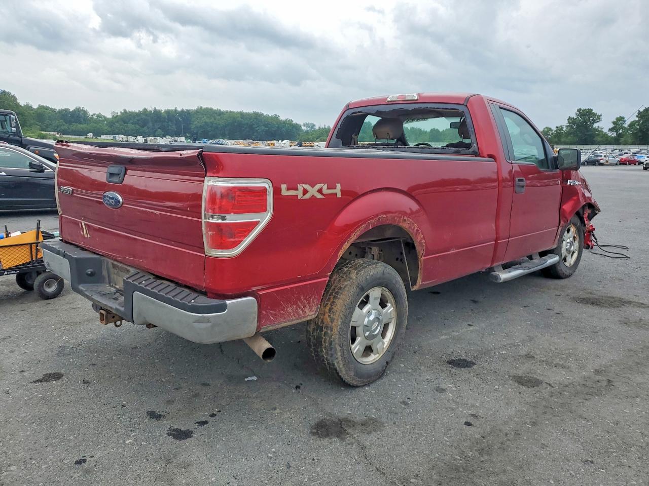 2013 Ford F150 Red vin: 1FTNF1EF6DKE09475