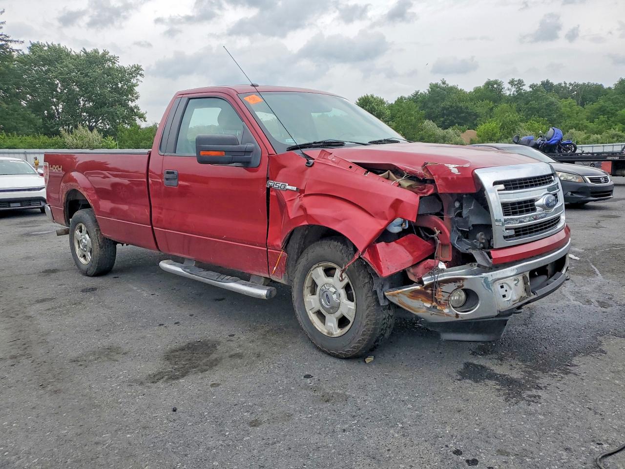 2013 Ford F150 Red vin: 1FTNF1EF6DKE09475