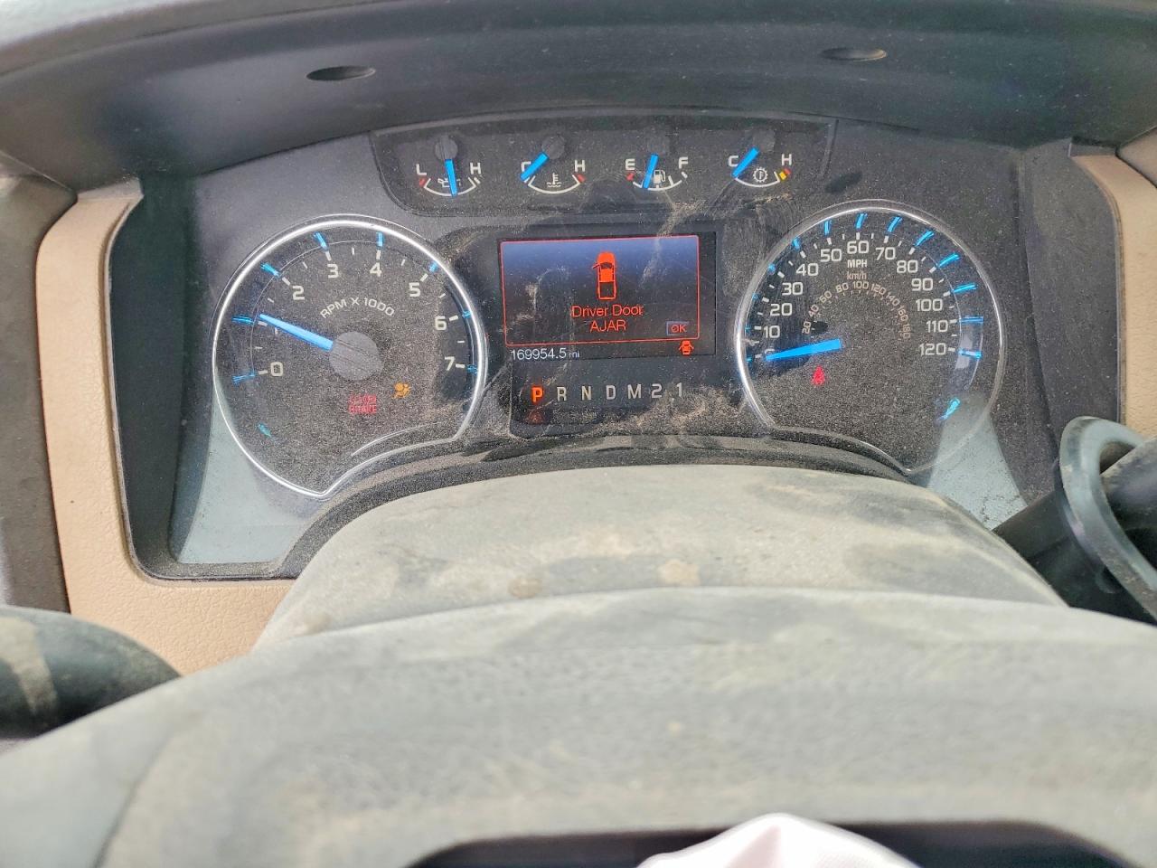 2013 Ford F150 Red vin: 1FTNF1EF6DKE09475