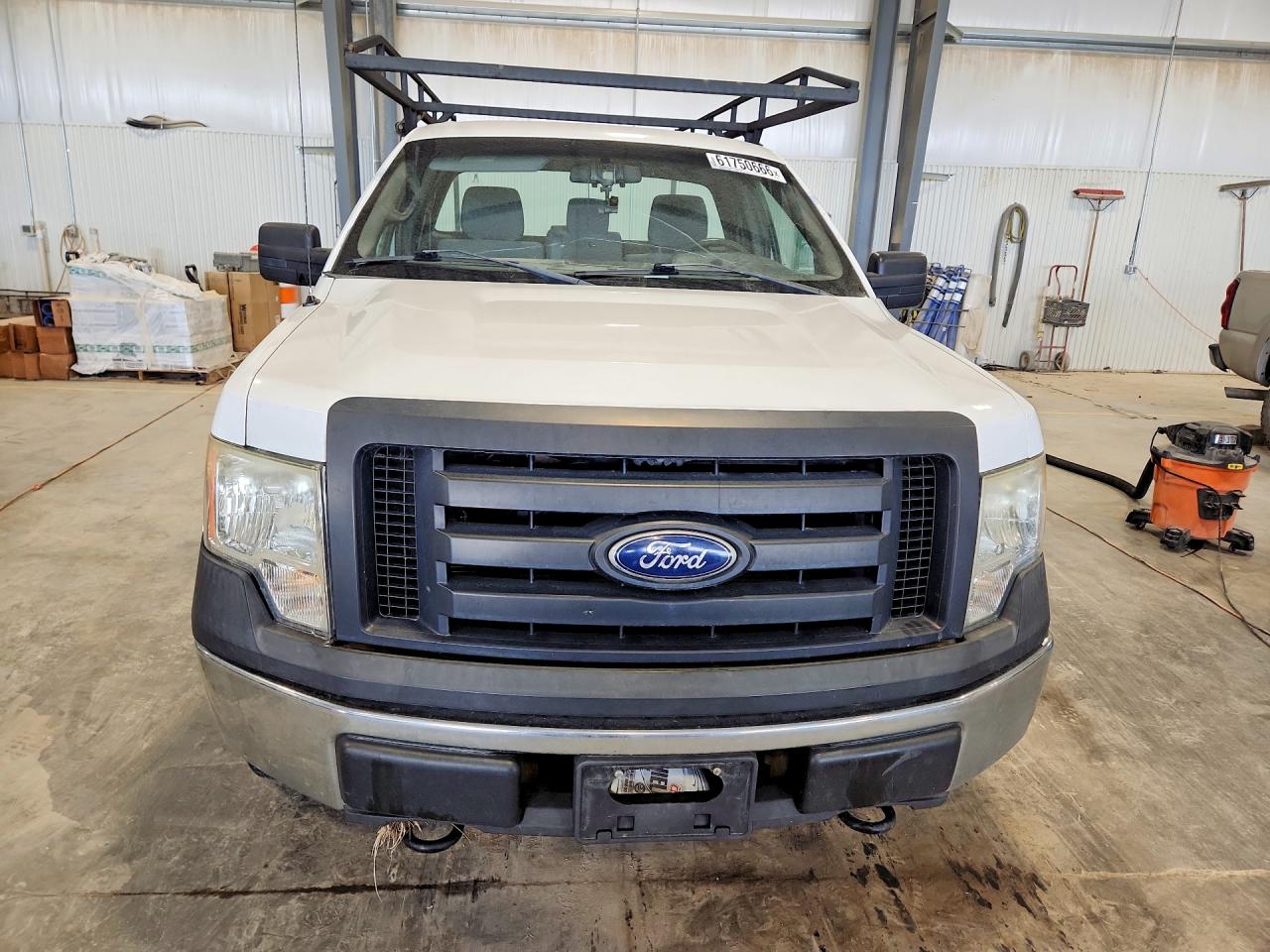 2011 Ford F150 White vin: 1FTNF1EF8BKE09104