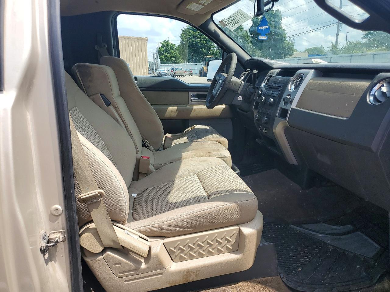 2010 Ford F150 Бежевый vin: 1FTNF1EV3AKE36345