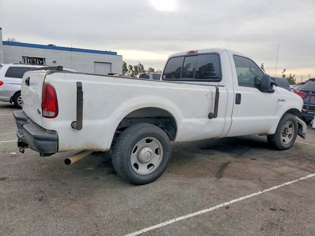 2006 Ford F250 Super Duty Белый vin: 1FTNF20516EA43303