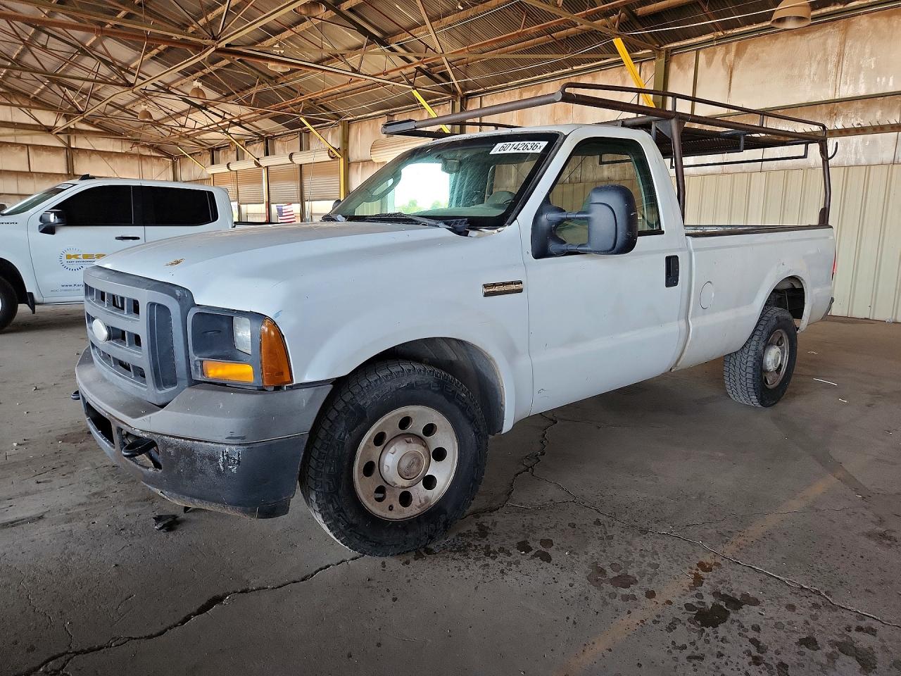 2005 Ford F250 Super Duty White vin: 1FTNF20525ED02055