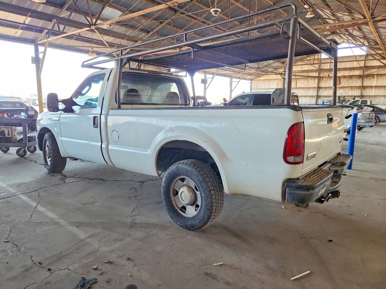 2005 Ford F250 Super Duty White vin: 1FTNF20525ED02055