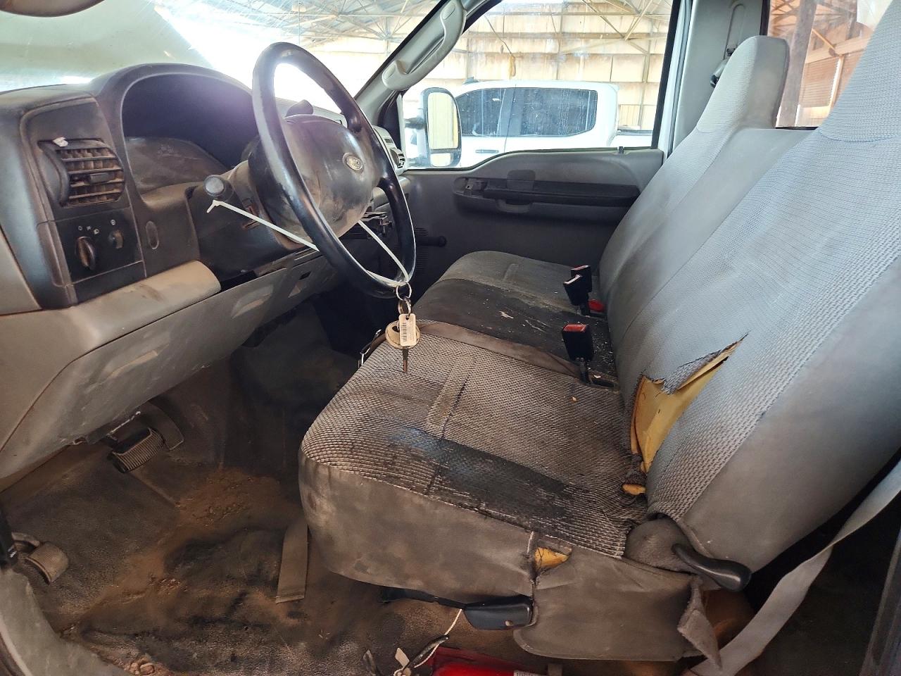2005 Ford F250 Super Duty White vin: 1FTNF20525ED02055