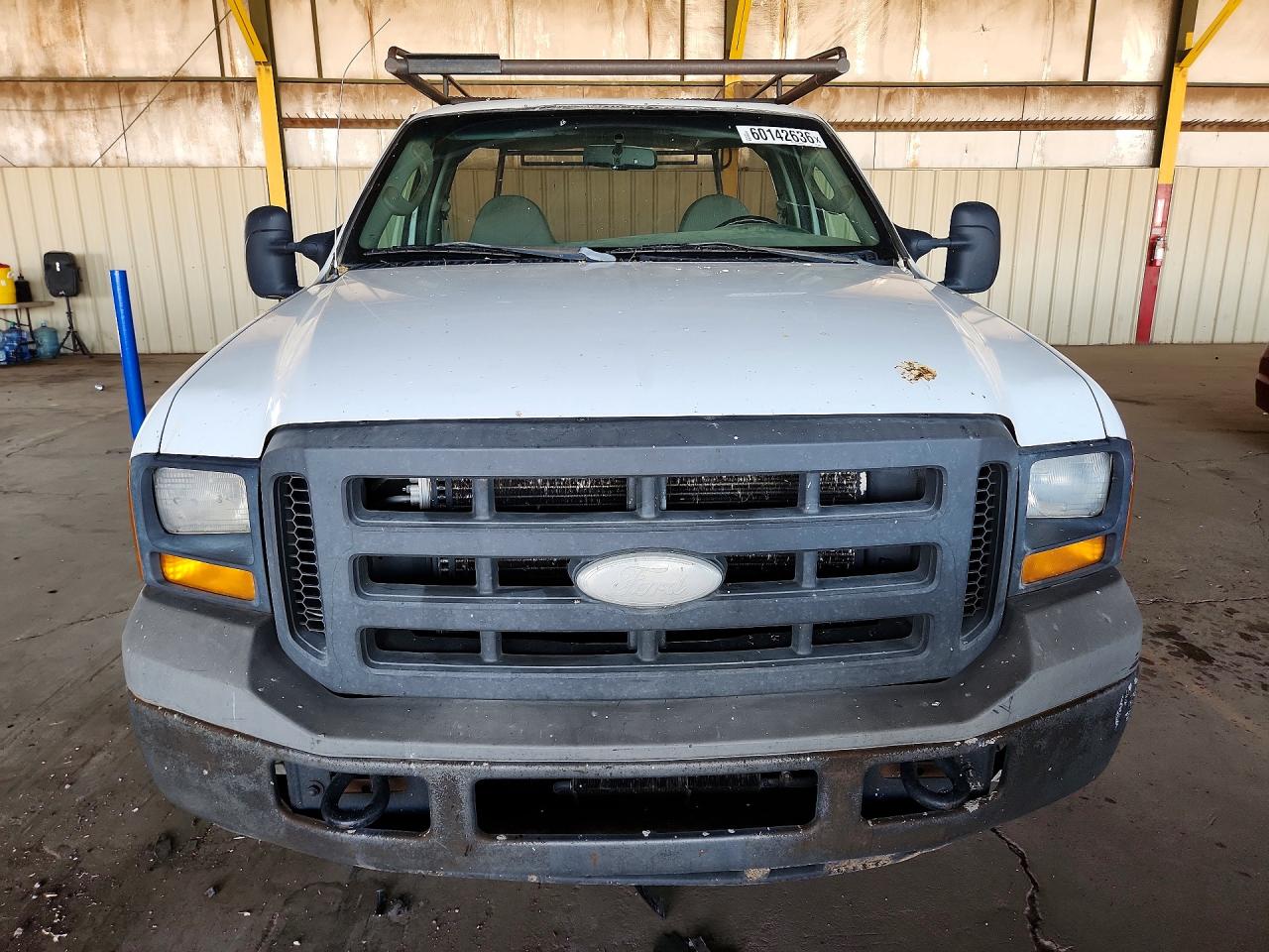 2005 Ford F250 Super Duty White vin: 1FTNF20525ED02055