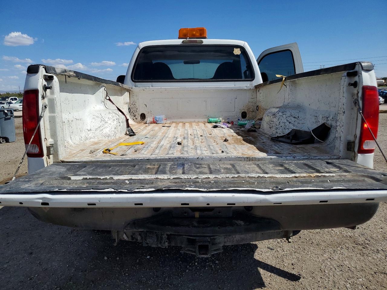 2007 Ford F250 Super Duty White vin: 1FTNF20527EA11414