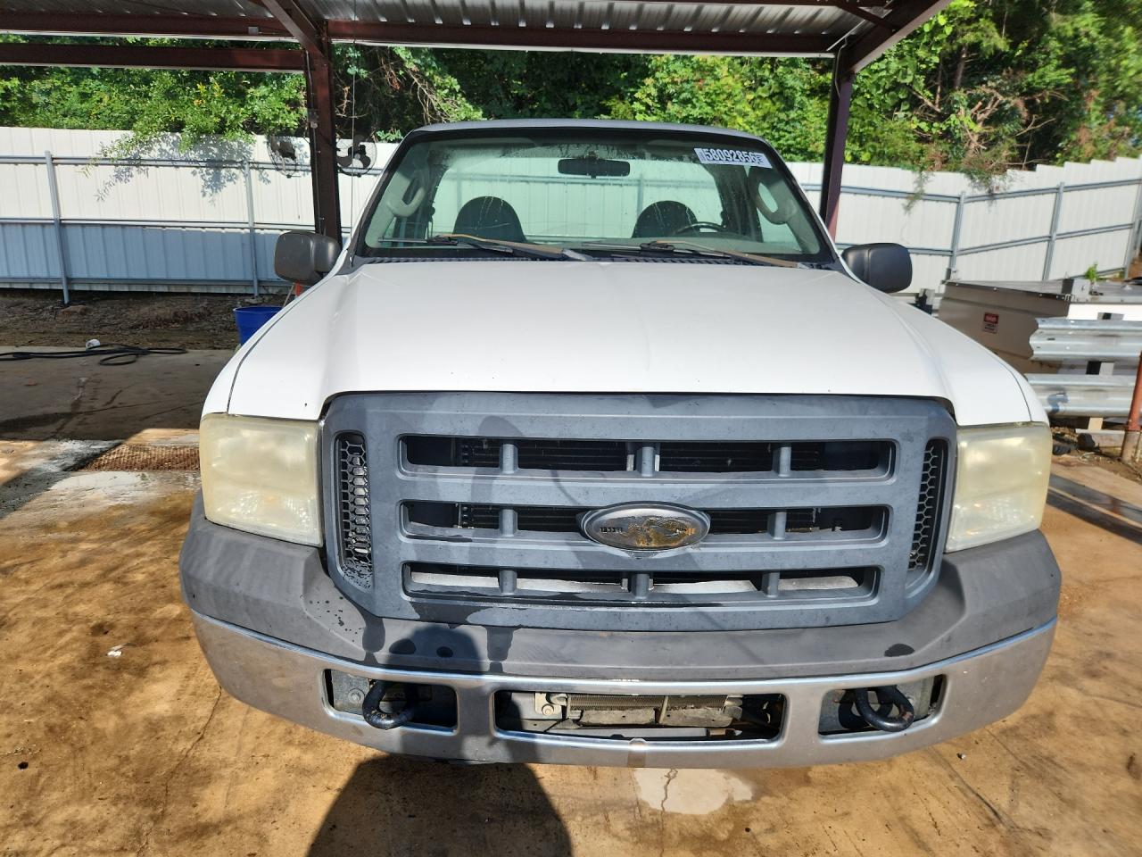 2006 Ford F250 Super Duty White vin: 1FTNF20546EC05117 Damage: Hood, Chipped, 2