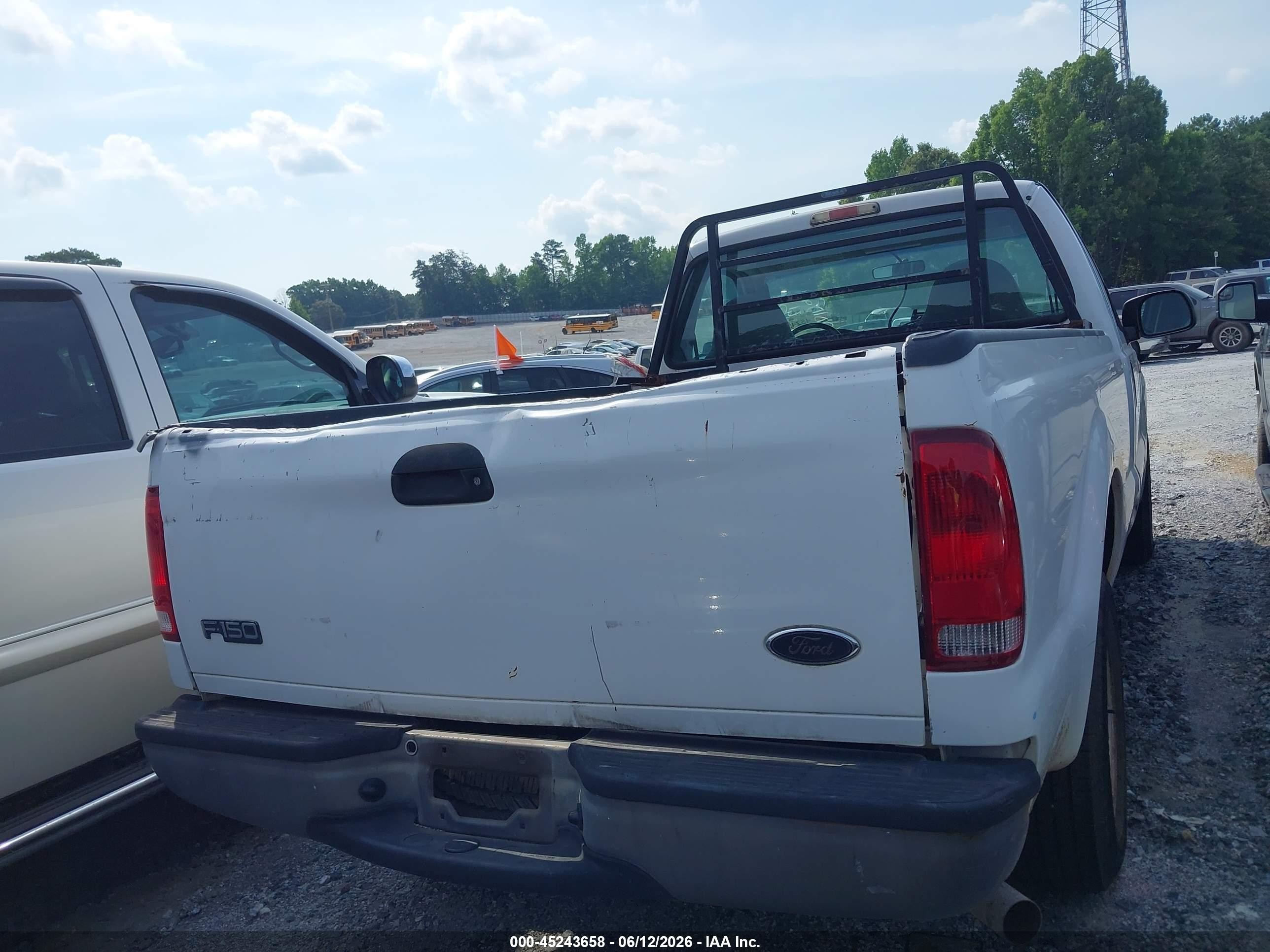 2007 Ford F-250 Xl/xlt White vin: 1FTNF20567EA60387
