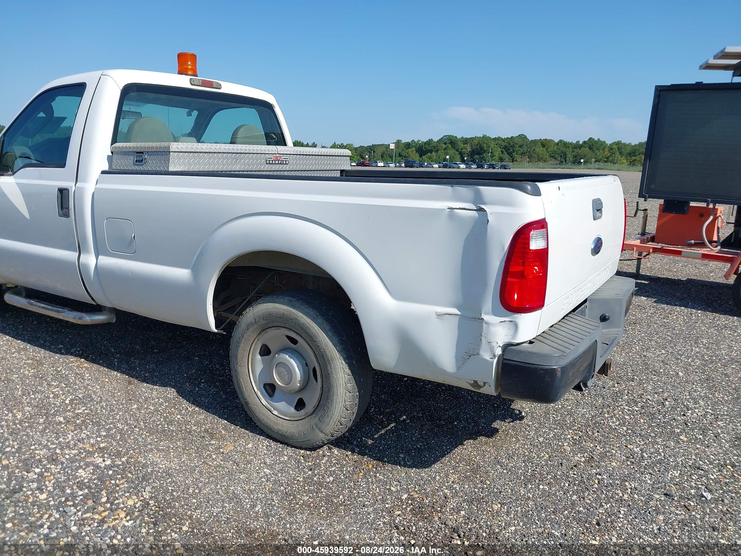 2008 Ford Super Duty F-250 Srw Xl/xlt White vin: 1FTNF20568ED27948