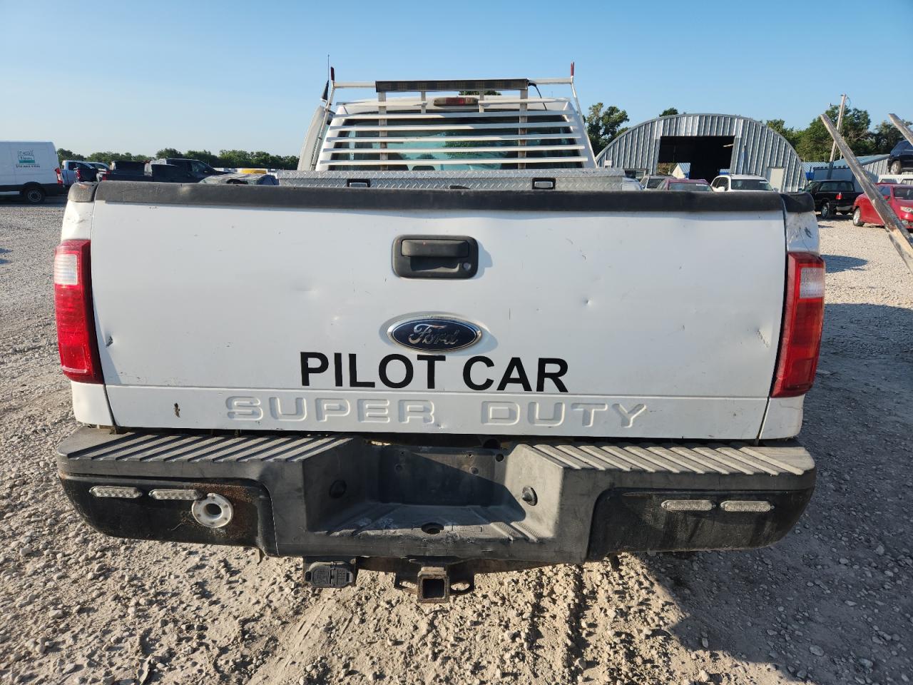 2008 Ford F250 Super Duty White vin: 1FTNF20578EB01174