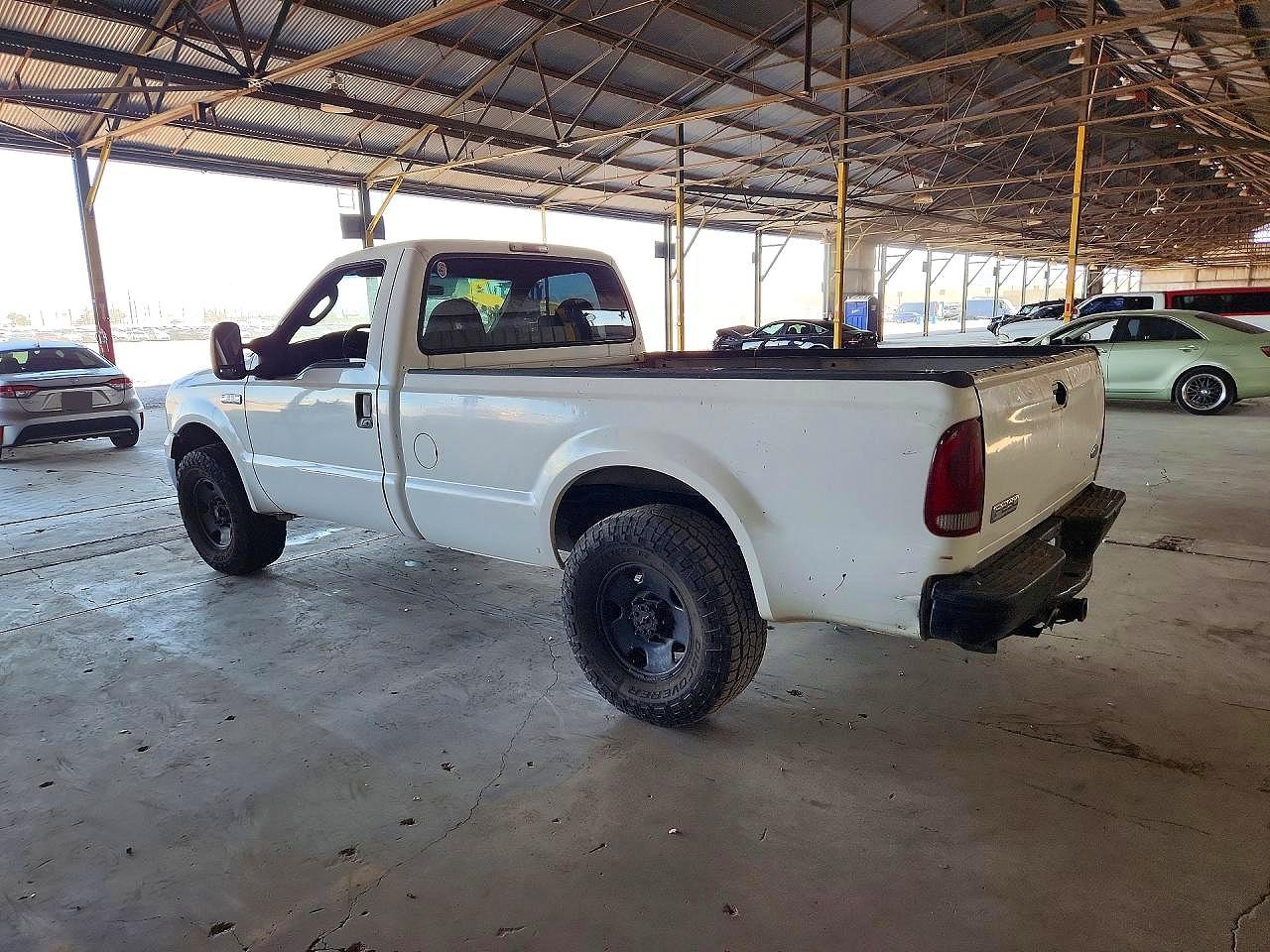 2005 Ford F250 Super Duty White vin: 1FTNF20585EA22138