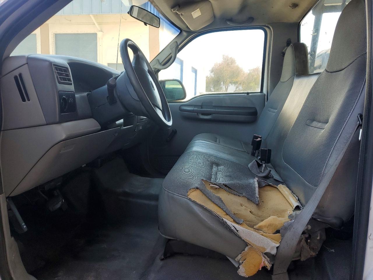 2002 Ford F250 Super Duty White vin: 1FTNF20L02EA17719