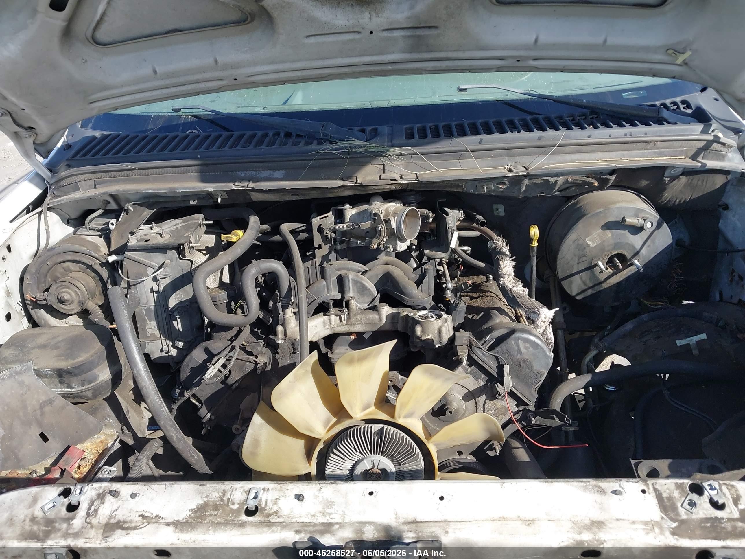 2004 Ford F-250   White vin: 1FTNF20L24EB38075