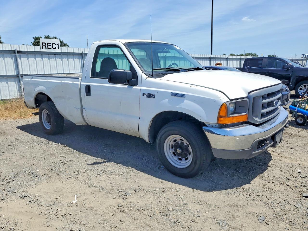 2000 Ford F250 Super Duty White vin: 1FTNF20L6YEA26871