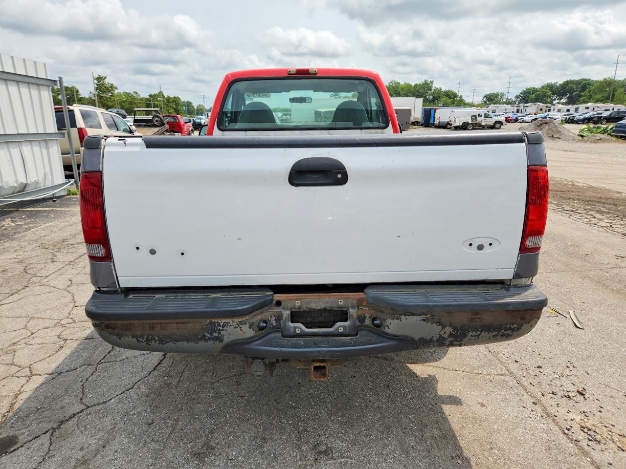 2003 Ford F250 Super Duty White vin: 1FTNF20L73EA88188