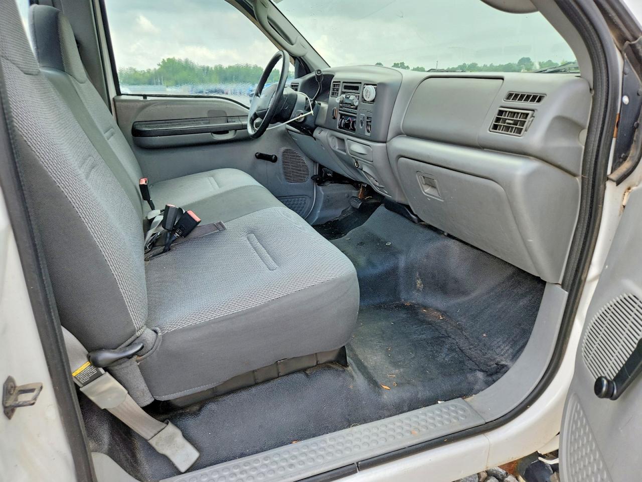 2003 Ford F250 Super Duty White vin: 1FTNF20L73ED67012
