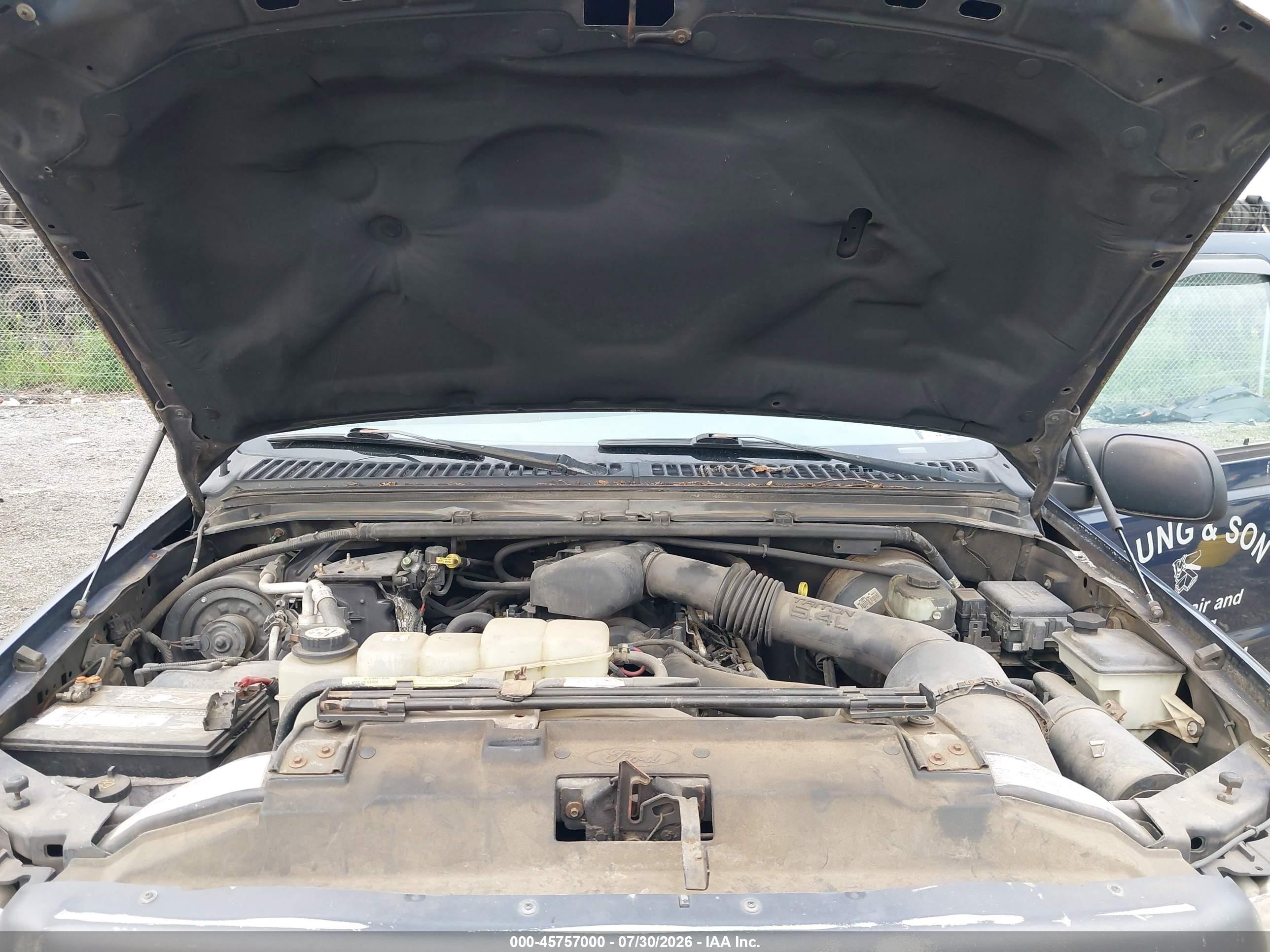 2001 Ford F-250   Blue vin: 1FTNF20LX1ED08226