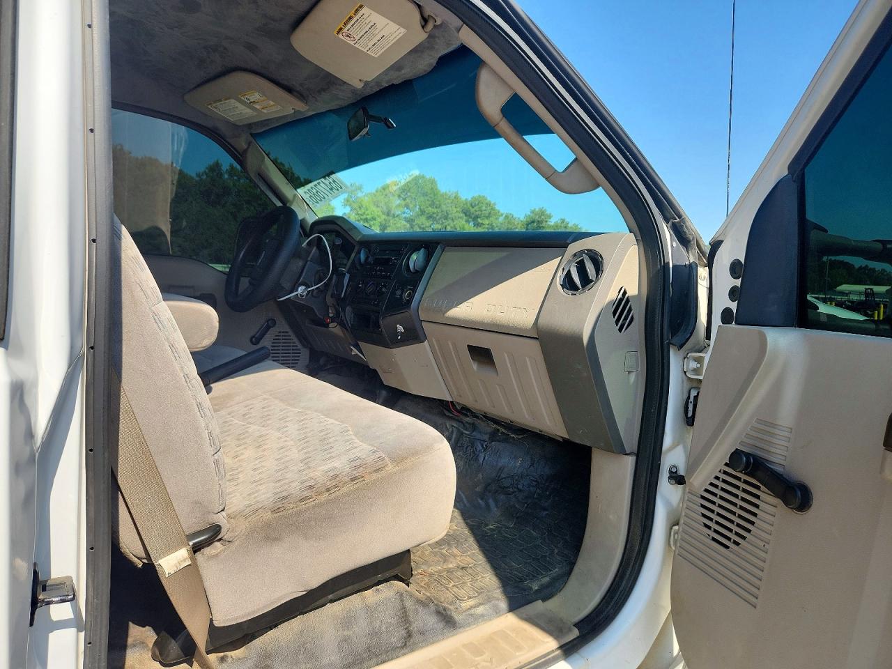 2008 Ford F250 Super Duty White vin: 1FTNF21518EA01957