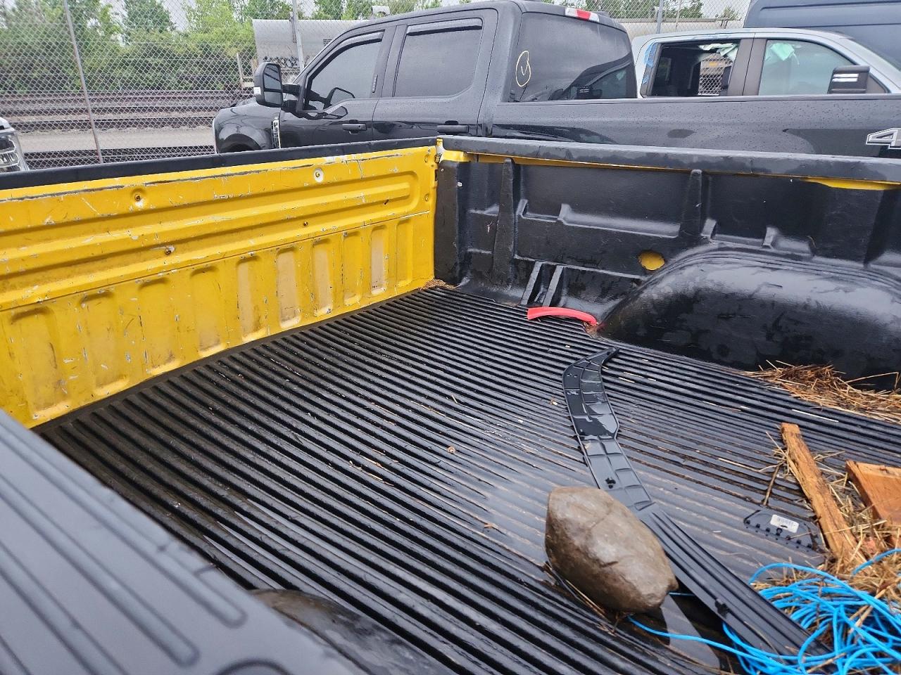 2008 Ford F250 Super Duty Желтый vin: 1FTNF21518EB67265