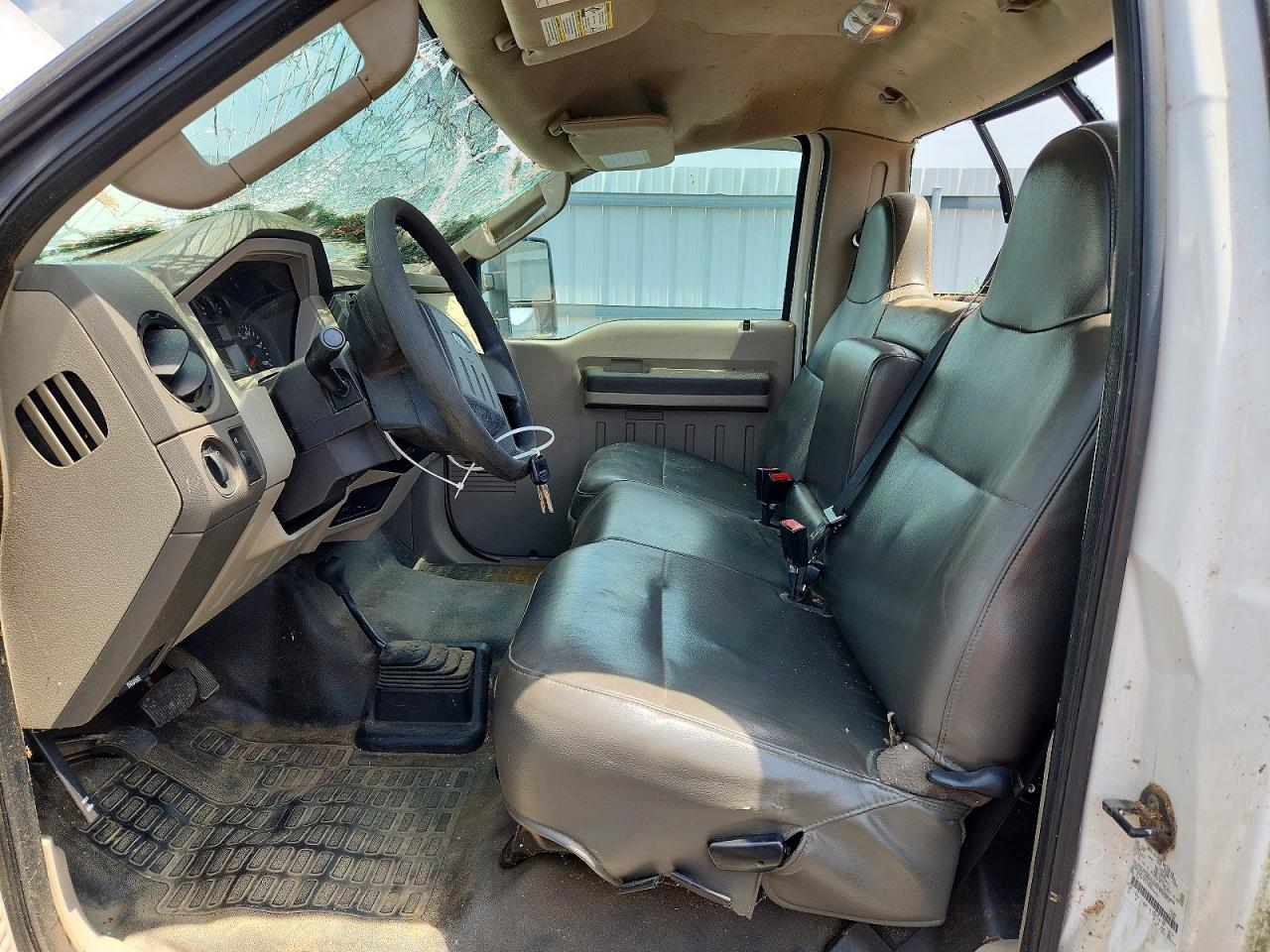 2009 Ford F250 Super Duty White vin: 1FTNF21519EB14275