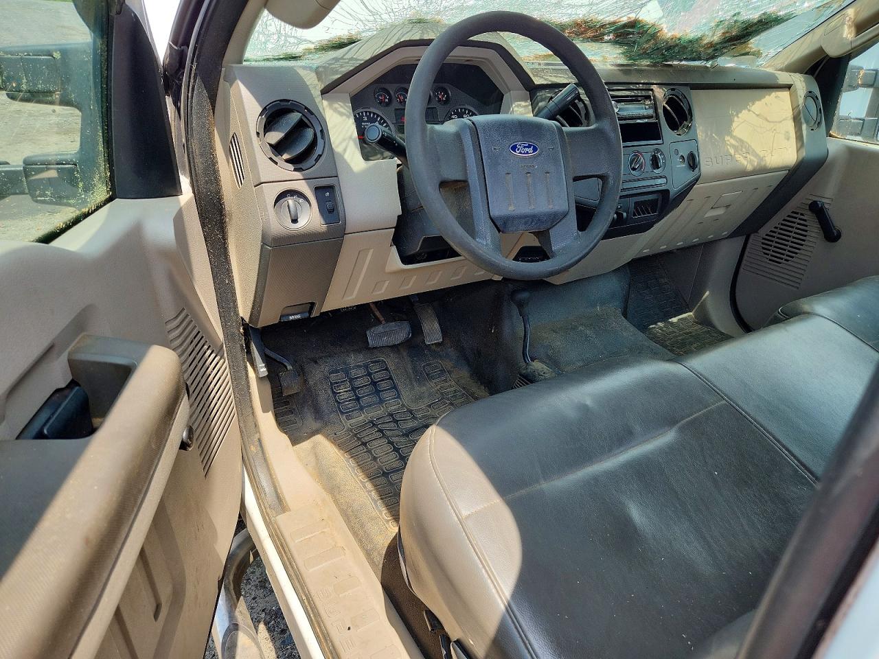 2009 Ford F250 Super Duty White vin: 1FTNF21519EB14275