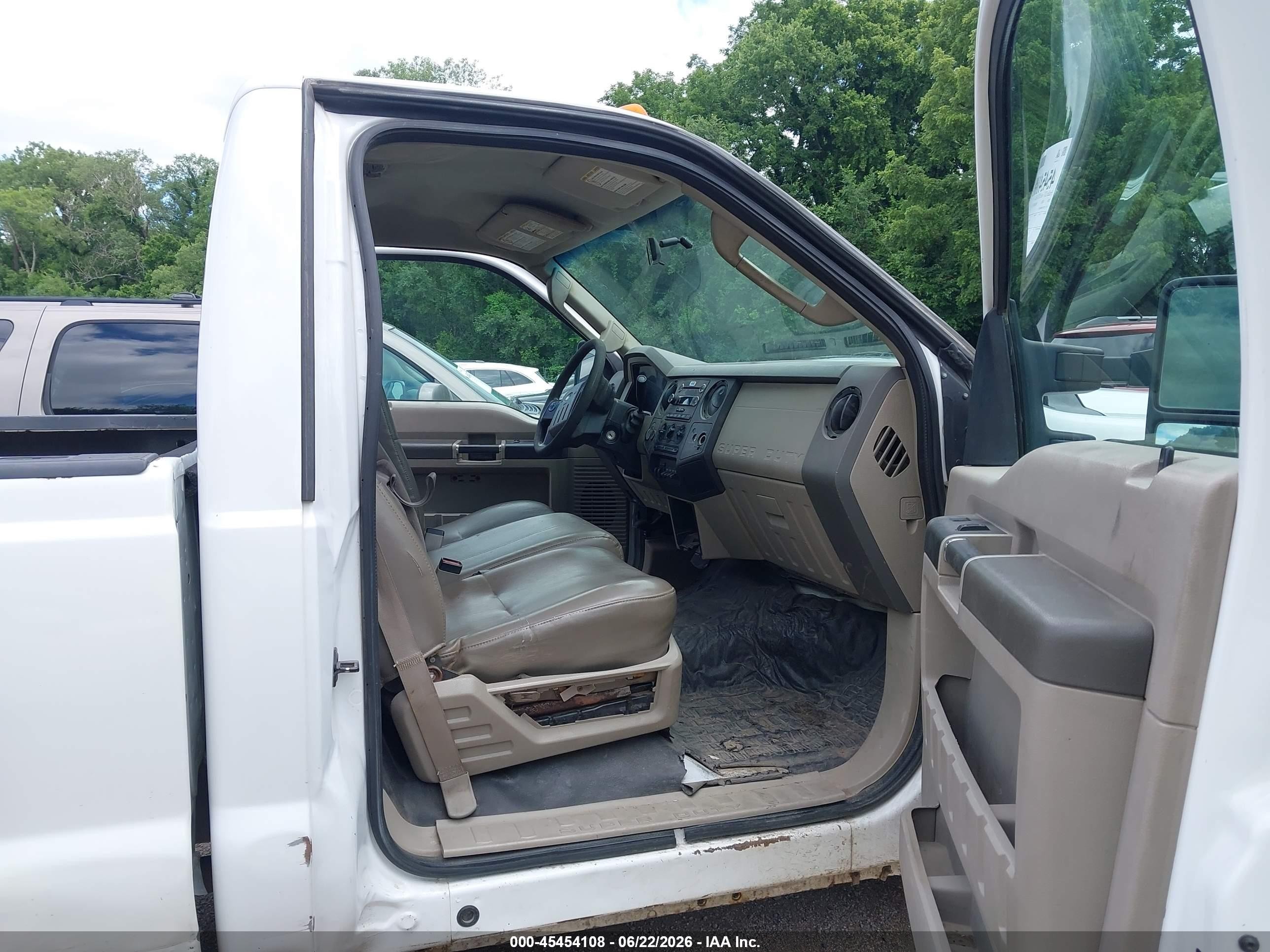 2008 Ford Super Duty F-250 Srw Xl/xlt White vin: 1FTNF21548EB24829