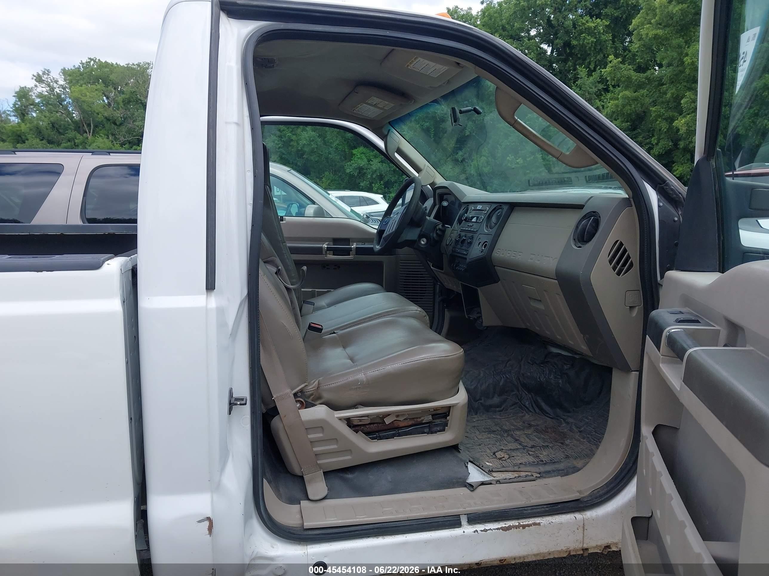2008 Ford Super Duty F-250 Srw Xl/xlt White vin: 1FTNF21548EB24829