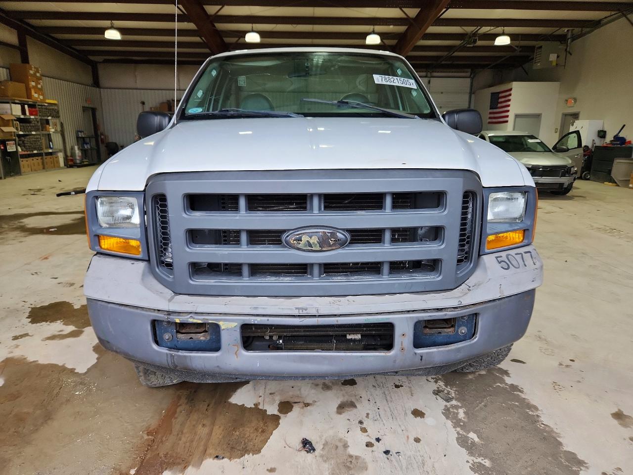 2005 Ford F250 Super Duty White vin: 1FTNF21555EB72402