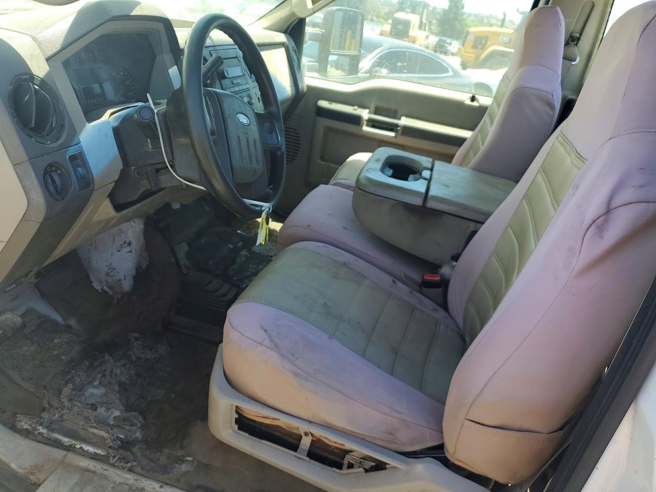2008 Ford F250 Super Duty White vin: 1FTNF21568EE01741