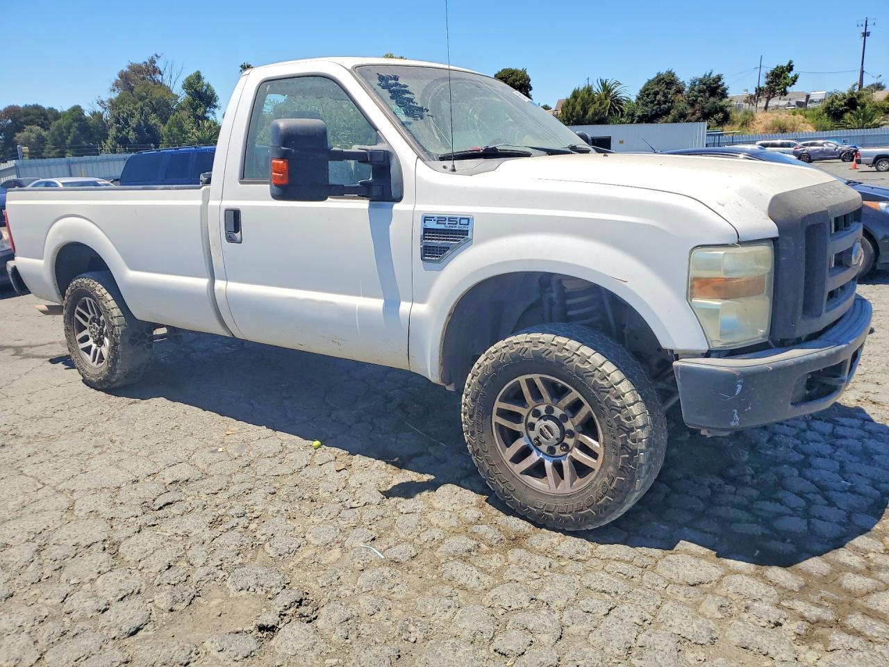 2008 Ford F250 Super Duty White vin: 1FTNF21568EE01741