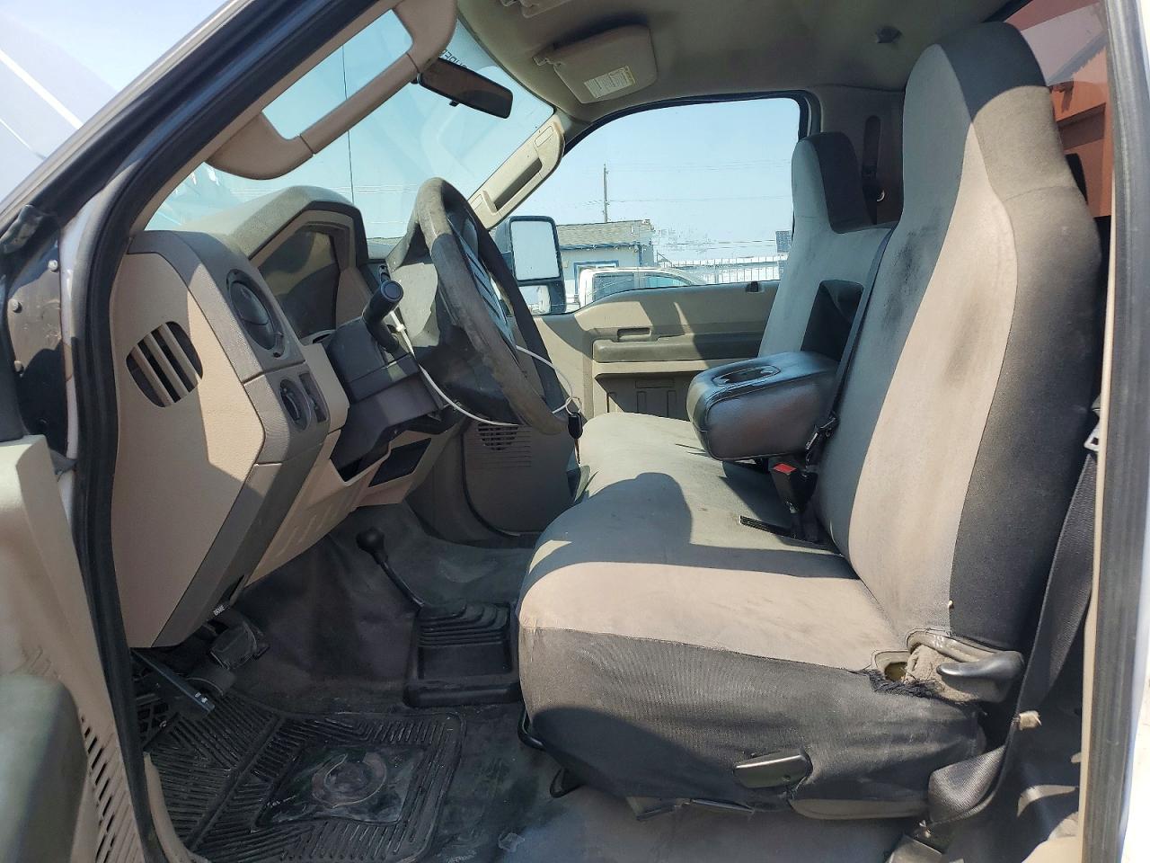 2009 Ford F250 Super Duty White vin: 1FTNF21569EB12988