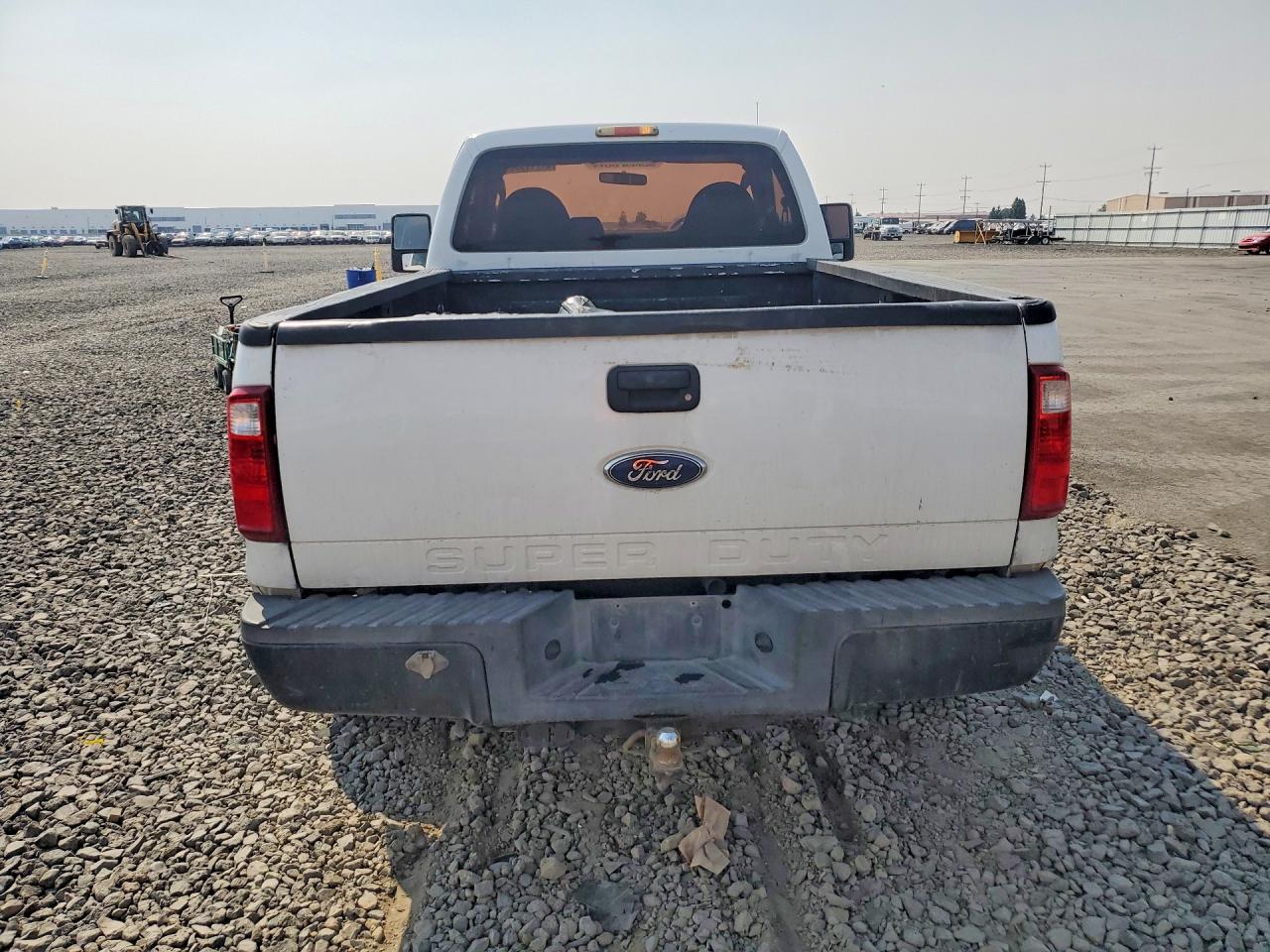 2009 Ford F250 Super Duty White vin: 1FTNF21569EB12988