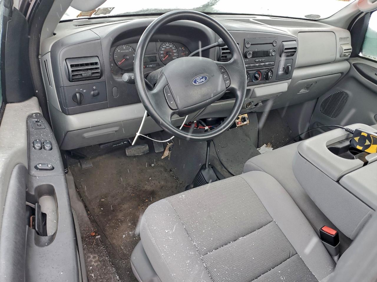 2005 Ford F250 Super Duty White vin: 1FTNF21585EB07169