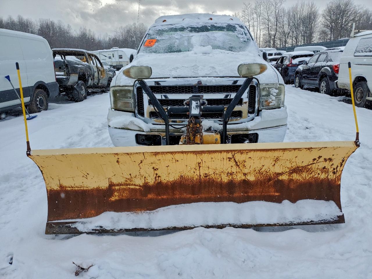 2005 Ford F250 Super Duty White vin: 1FTNF21585EB07169