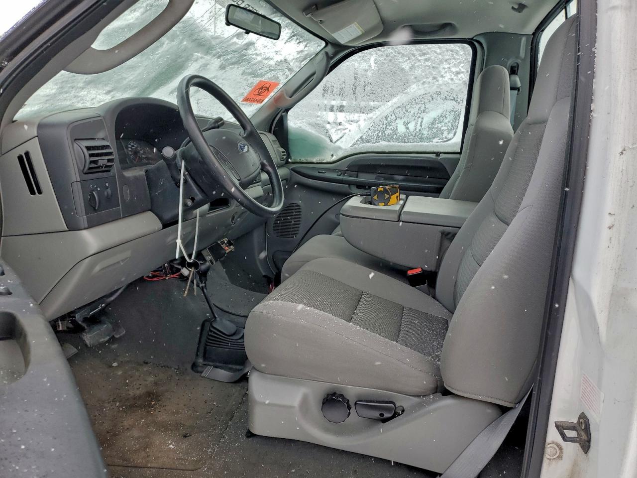 2005 Ford F250 Super Duty White vin: 1FTNF21585EB07169