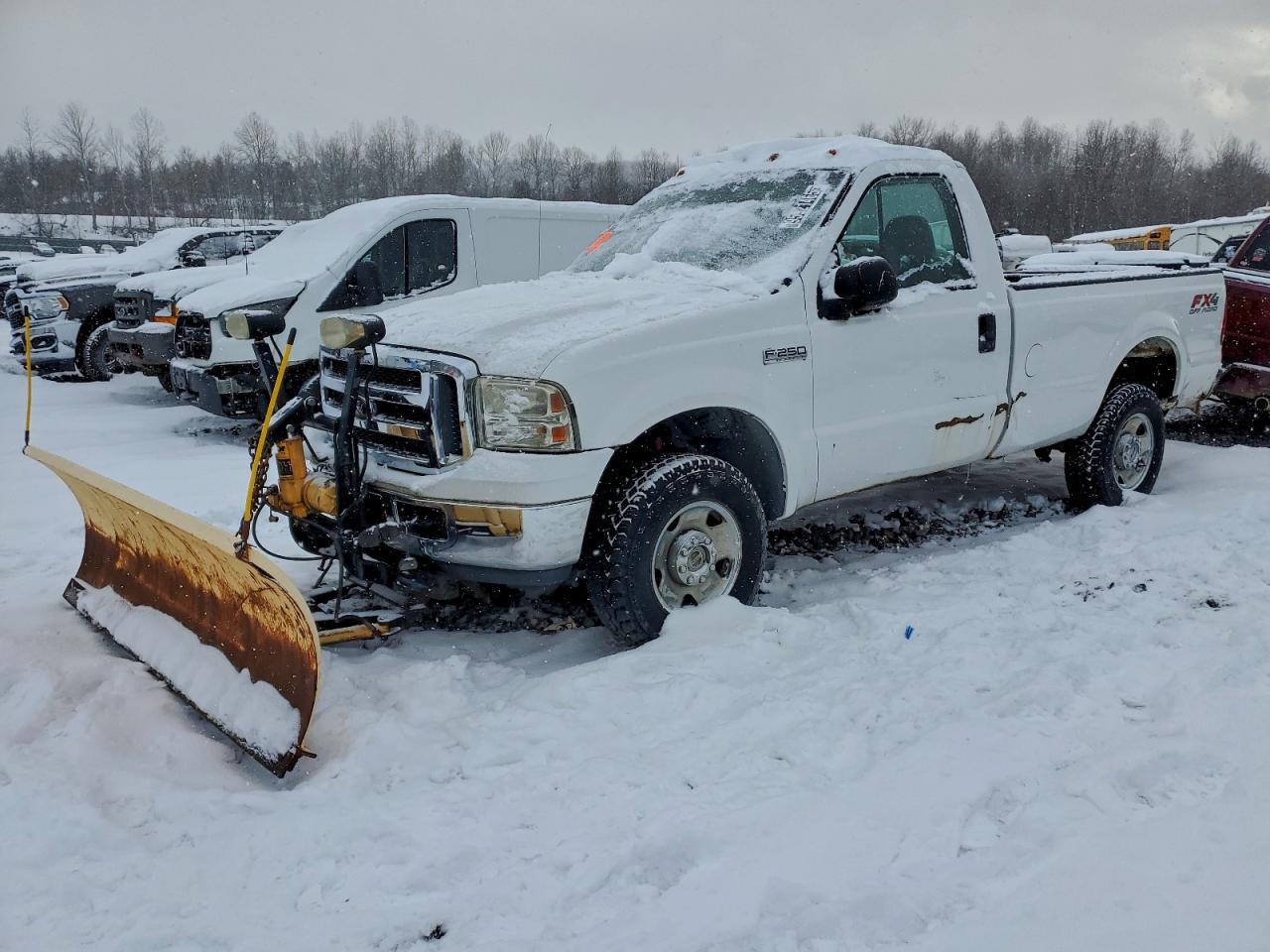 2005 Ford F250 Super Duty White vin: 1FTNF21585EB07169