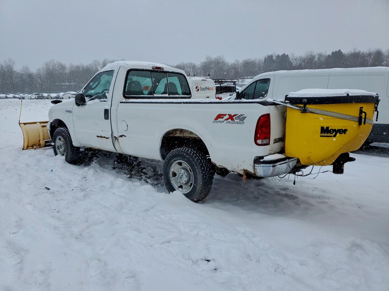 2005 Ford F250 Super Duty White vin: 1FTNF21585EB07169