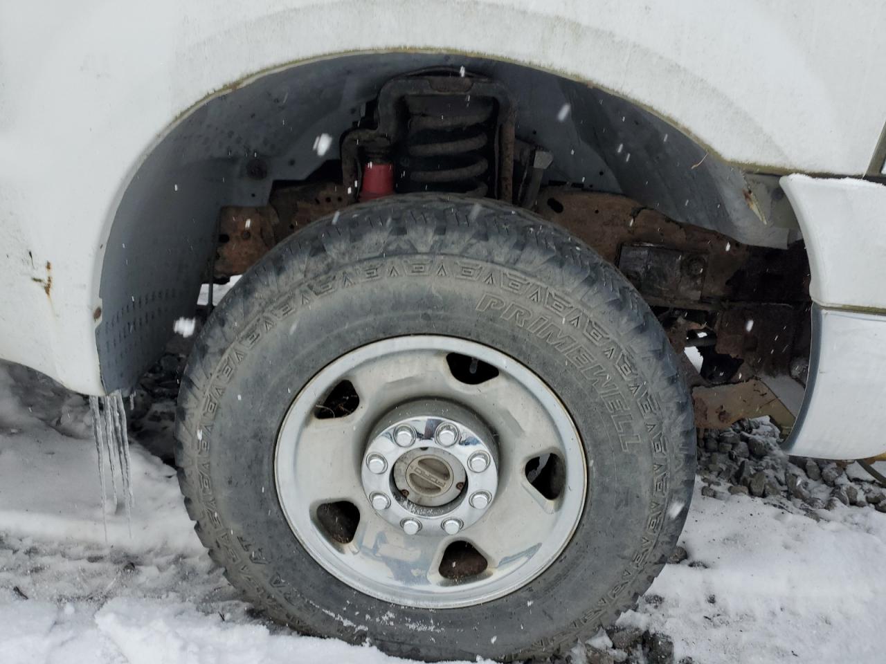 2005 Ford F250 Super Duty White vin: 1FTNF21585EB07169 Damage: Frame, Rust, Naaa Acceptable