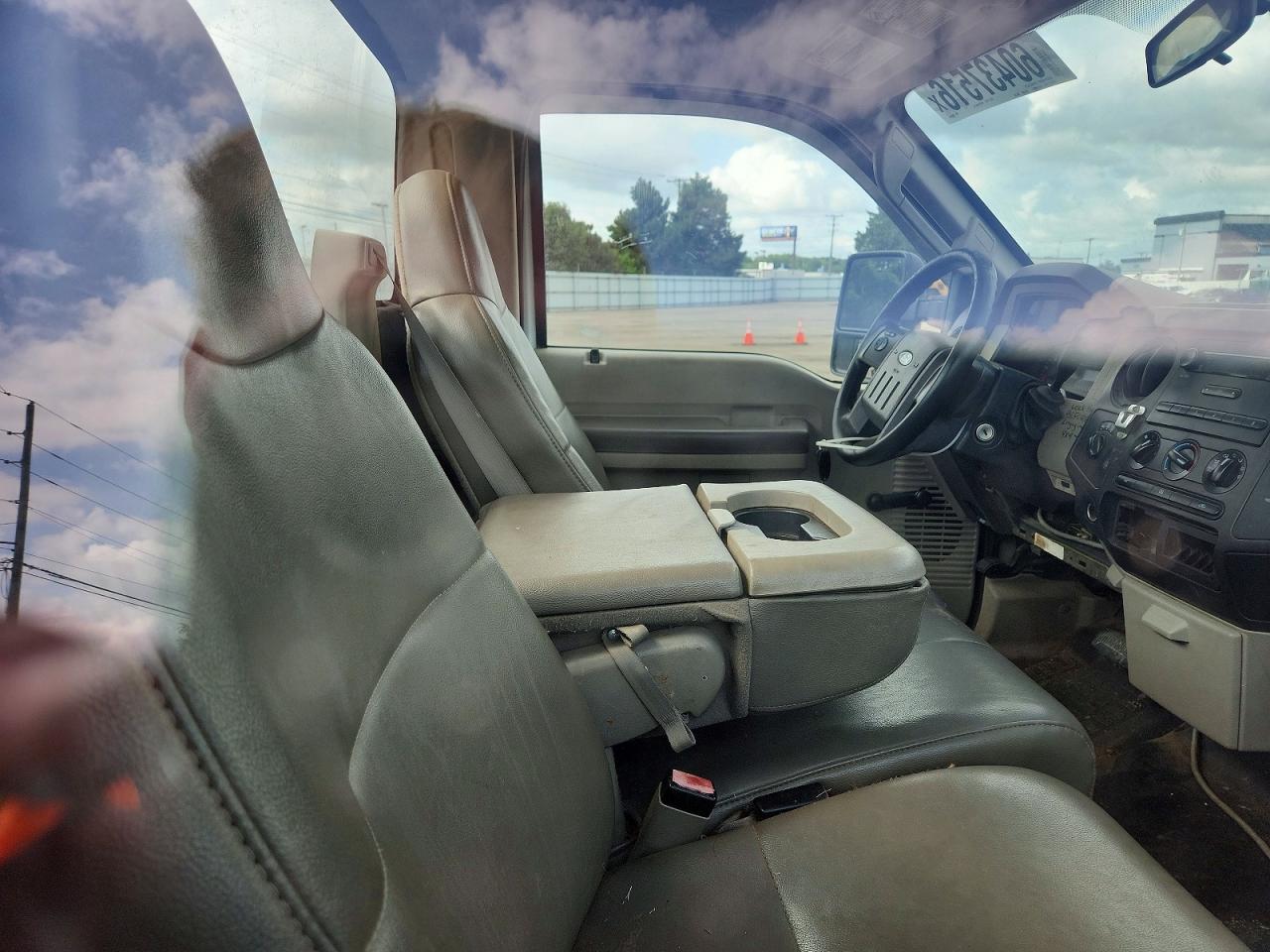 2008 Ford F250 Super Duty White vin: 1FTNF21588EB20850